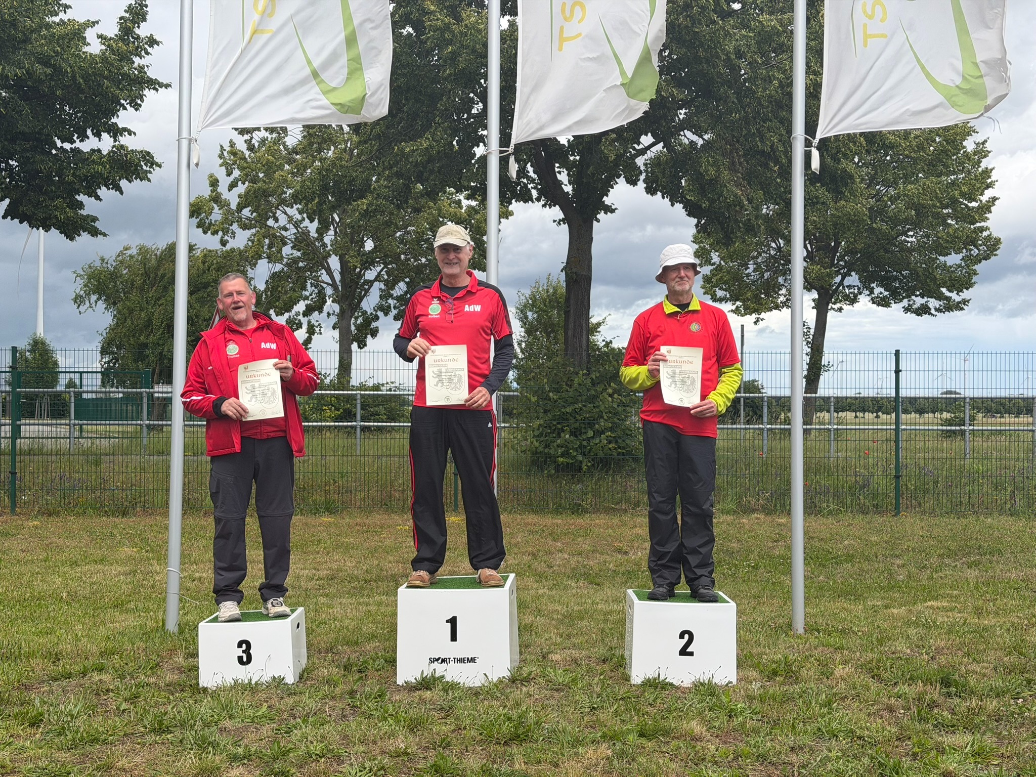 Teilnehmer auf dem Siegerpodest bei der KM des Schützenverband Berlin-Brandenburg e.V. (SVBB) in Lindenberg 2026